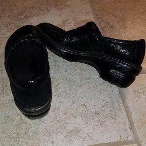3/$10! B0C Black leather clog